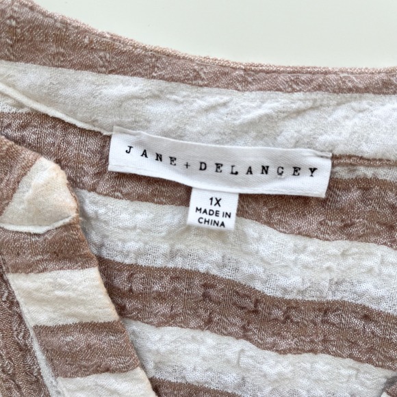 Jane & Delancey Vertical Striped Popover Blouse Top 1X Taupe White - Picture 9 of 10